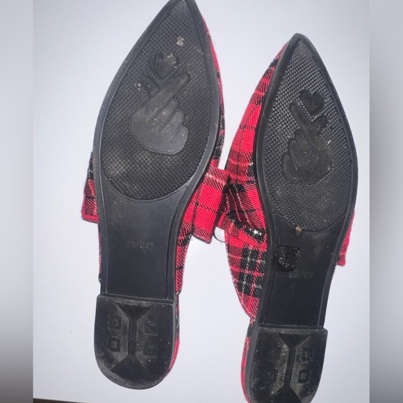 Red and black plaid shoes - Picture 5 of 5